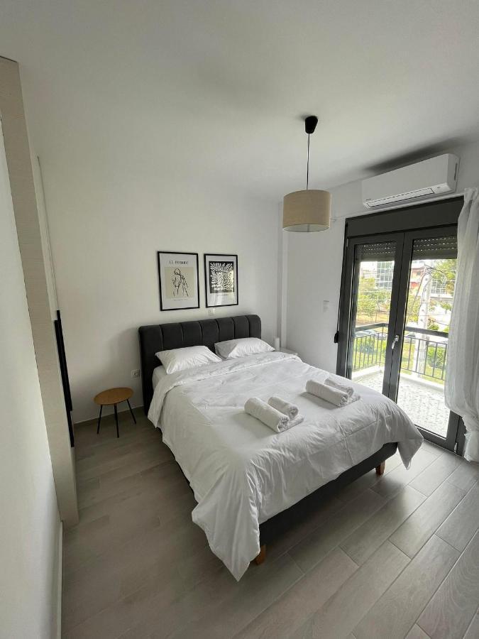 Tiffany'S Apartments -2' Walk From Metro เอเธนส์ ภายนอก รูปภาพ